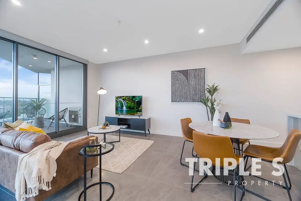 Macquarie Park 2房 Macquarie中心直通 25米加热泳池 Miele厨电 学区房 专属大楼经理 步行地铁站 LUXURY APARTMENT 2 BEDROOMS | SEPARATE STUDY AREA | NATURAL LIGHTS | ABOVE MACQUARIE CENTRE WITH DIRECT ACCESS | DISTRICT VIEWS | PRIVACY AND PEACEFUL