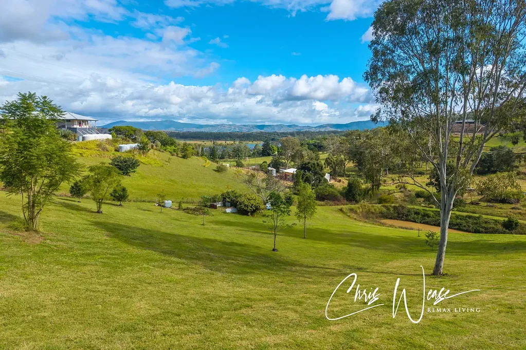 Villeneuve Elevated 3-Acre Lifestyle Retreat with Lake Views, Shed & Studio
