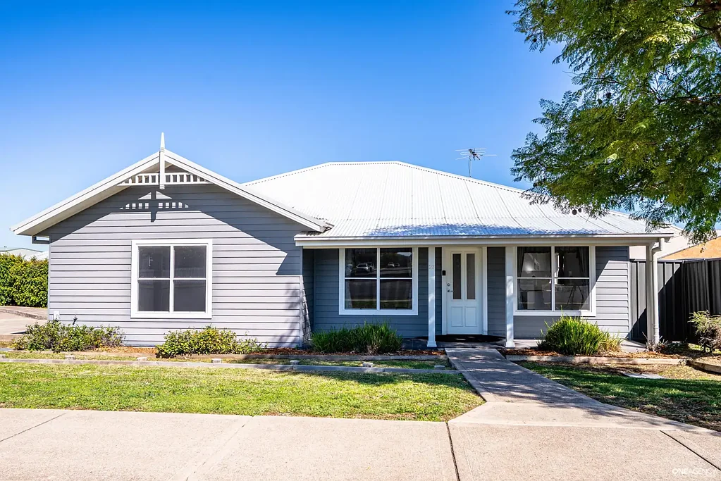 Scone 3房  Stylish, Low-Maintenance Living in a Walk-to-Town Position