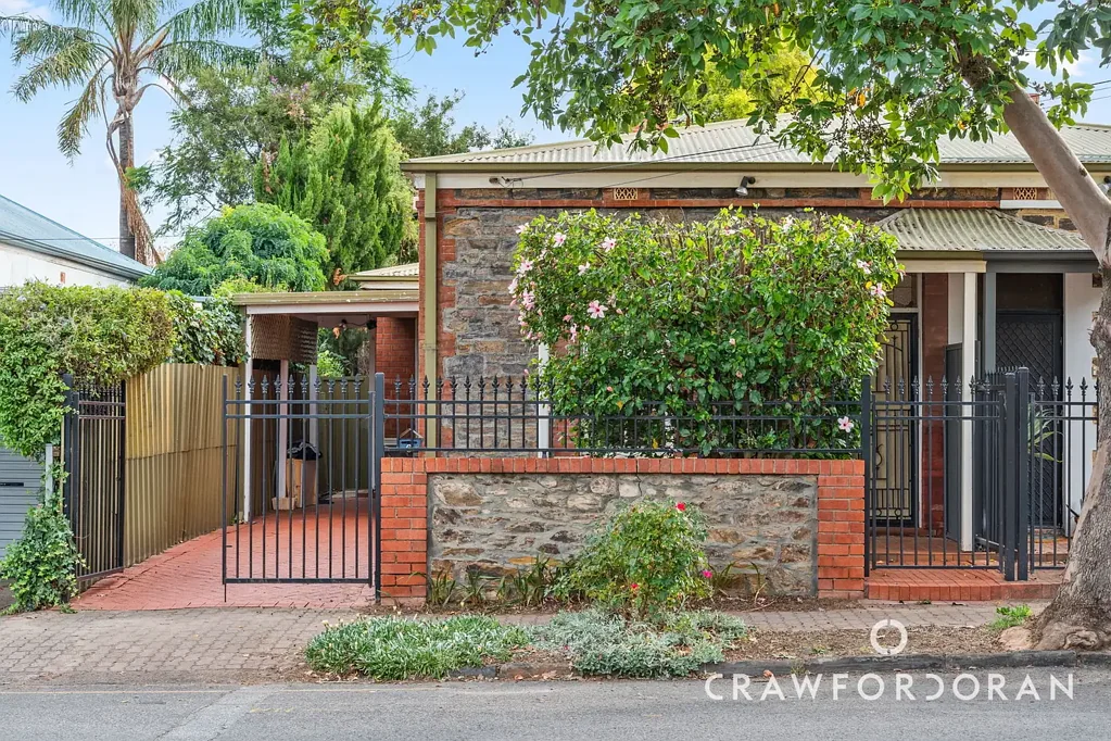 Prospect 2chambre A C.1880 Cottage with Prospect Road in Its Pocket