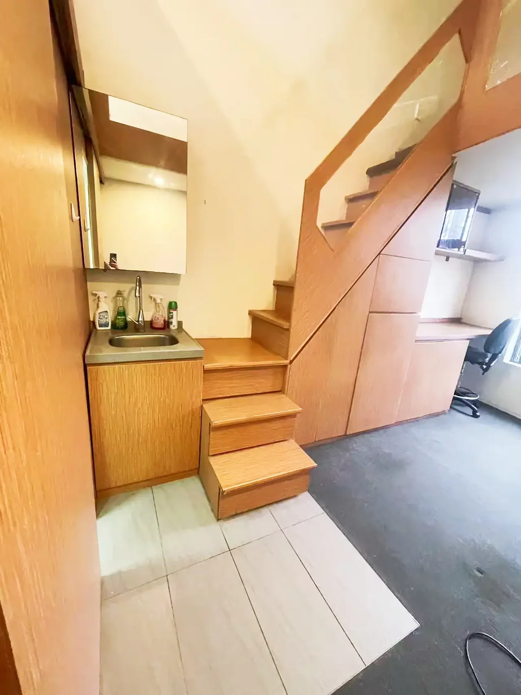 1 Bedder at the skirt of Sydney City