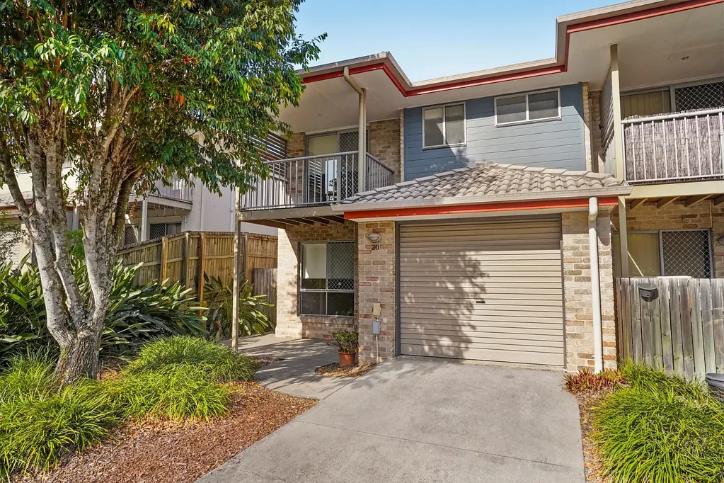 Refreshed 3 Bedroom Townhouse in Gated Complex