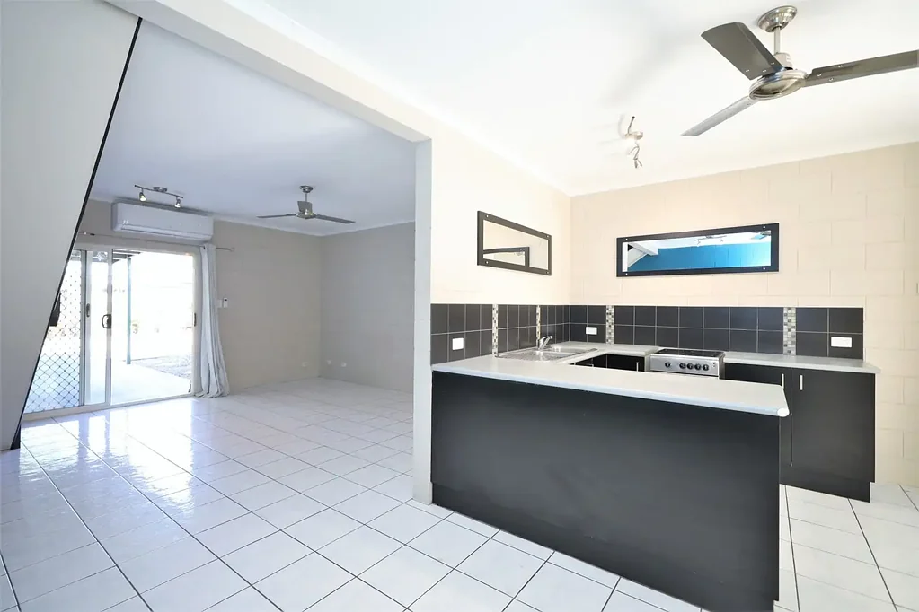 Bentley Park 2房  FULLY AIR-CONDITIONED TOWNHOUSE
