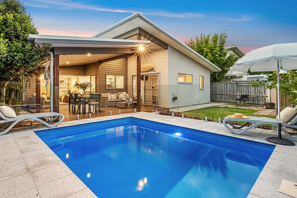 6 Lambent Avenue, Casuarina, NSW 2487
