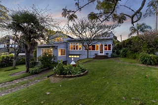 1 Westbourne Road, Murrays Bay, North Shore City