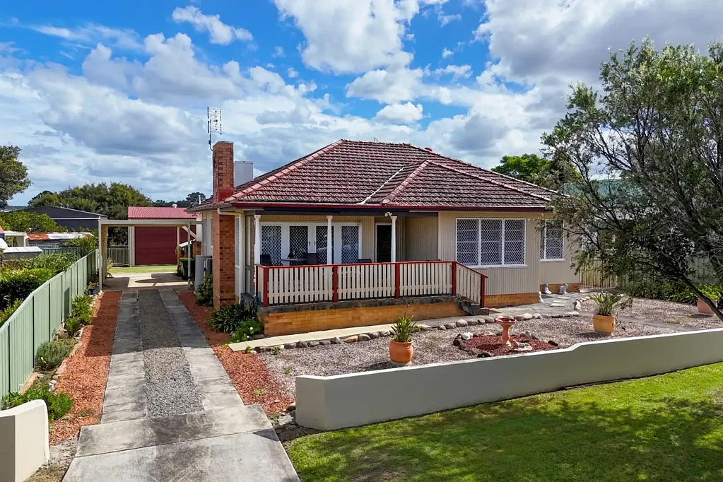 East Kempsey 3chambre Location & Shedding - A Great Combination!