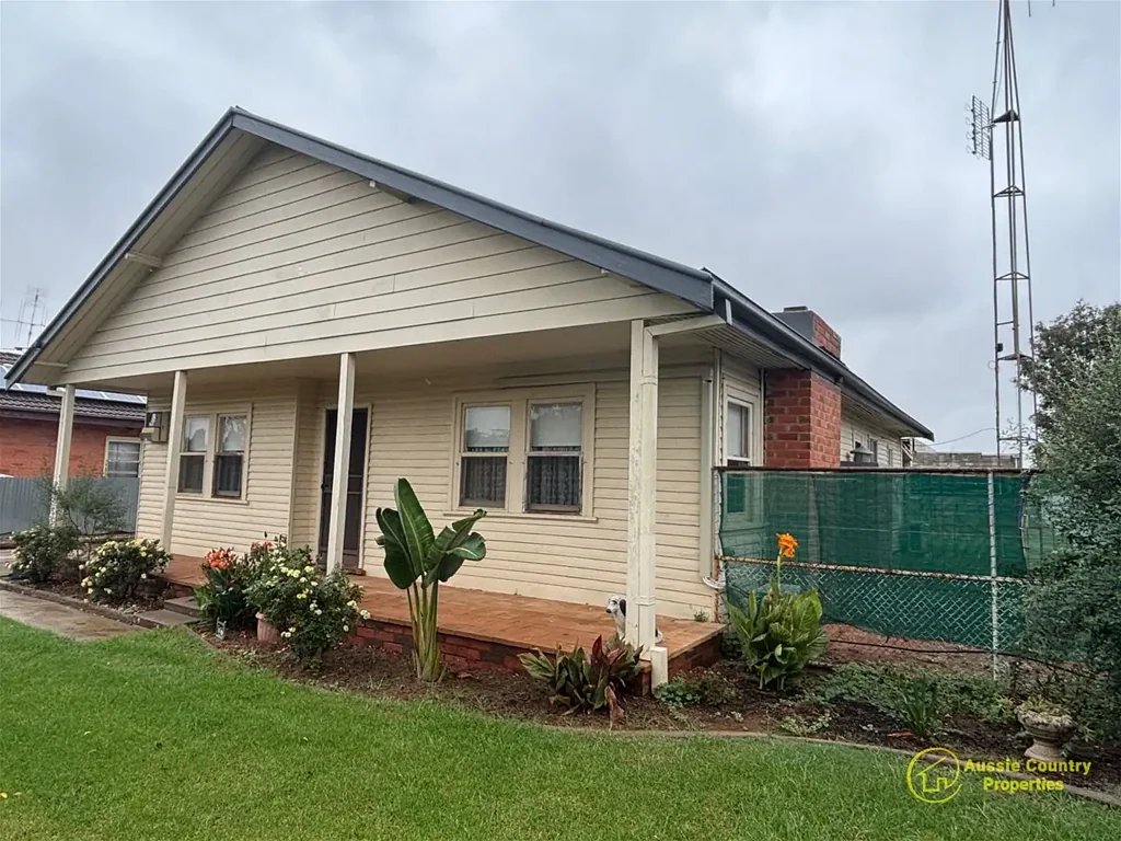 Berrigan 4Kwarto Charming Family Home in Berrigan - Perfect for Your Dream Country Lifestyle!