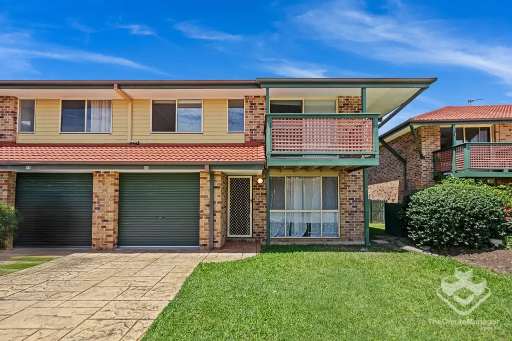 FAMILY-FRIENDLY BENOWA TOWNHOUSE � SPACE, PRIVACY & AN UNBEATABLE LOCATION