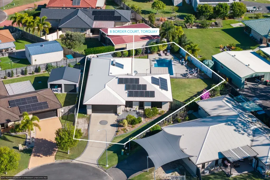 Torquay 4部屋 SUNSETS, SPACE & A STUNNING POOLSIDE LIFESTYLE!