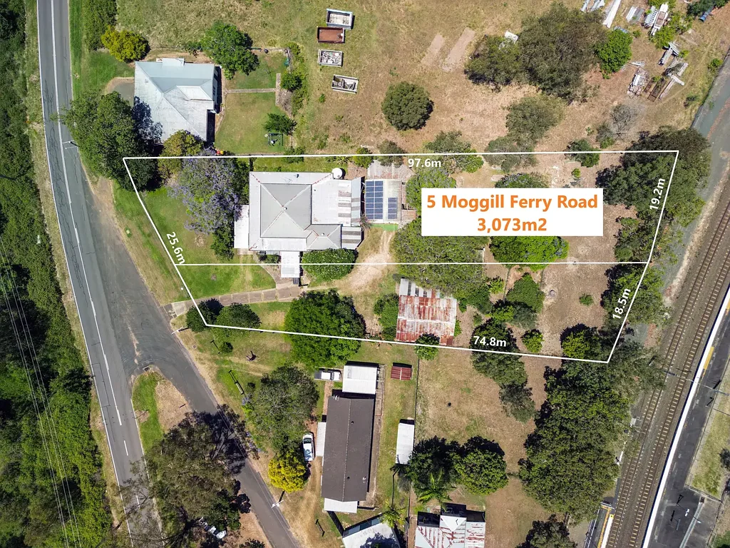 Riverview 4ਬੈੱਡਰੂਮ GRAND OLD QUEENSLANDER OR PERFECT DEVELOPMENT SITE