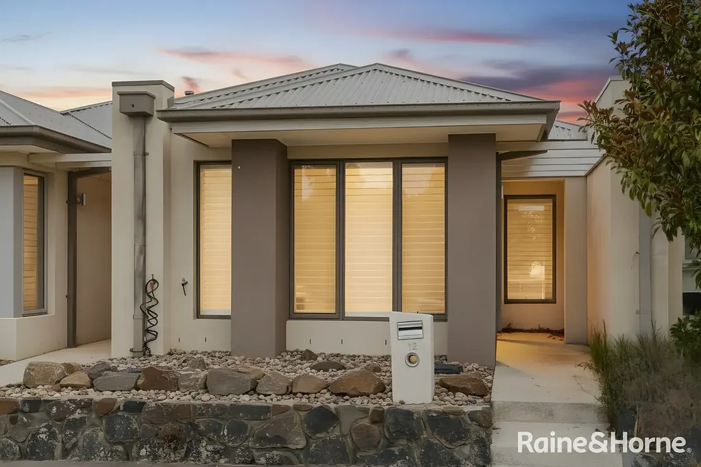 Craigieburn 2ห้องนอน Modern & Charming 2-Bedroom Home