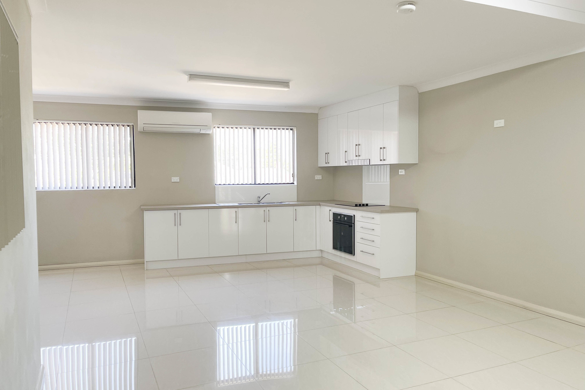 UNIT 2 74 THORNEY RD, FAIRFIELD WEST NSW 2165, 0 Schlafzimmer, 0 Badezimmer, Unit