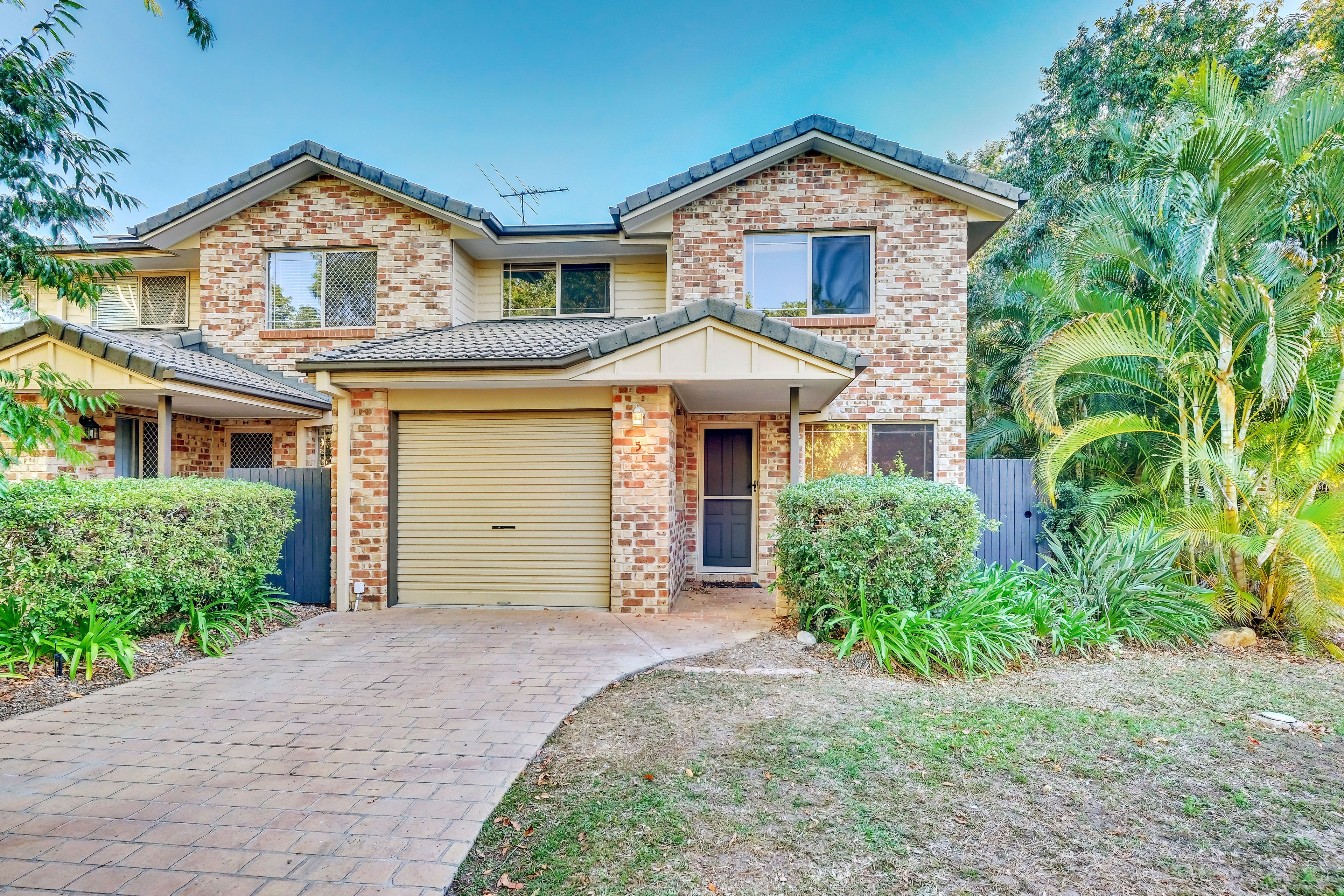 25 HOGAN PL, SEVENTEEN MILE ROCKS QLD 4073, 0房, 0浴, Townhouse