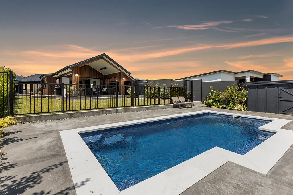Havelock North 4ਬੈੱਡਰੂਮ Modern Comfort with Poolside Living