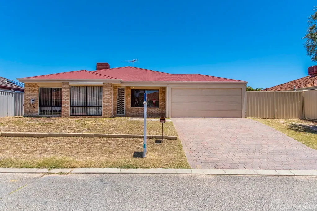 Warnbro 4ਬੈੱਡਰੂਮ Potential full side access; space, comfort and coastal living in one