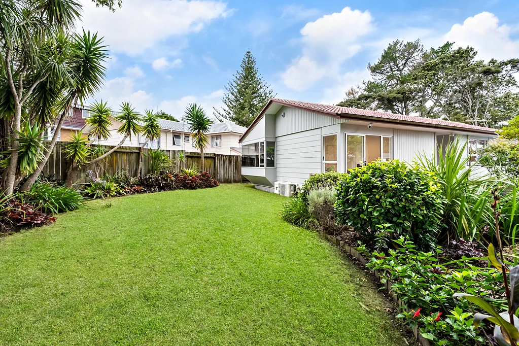 15 Cunliffe Place, Glenfield, North Shore City, Auckland