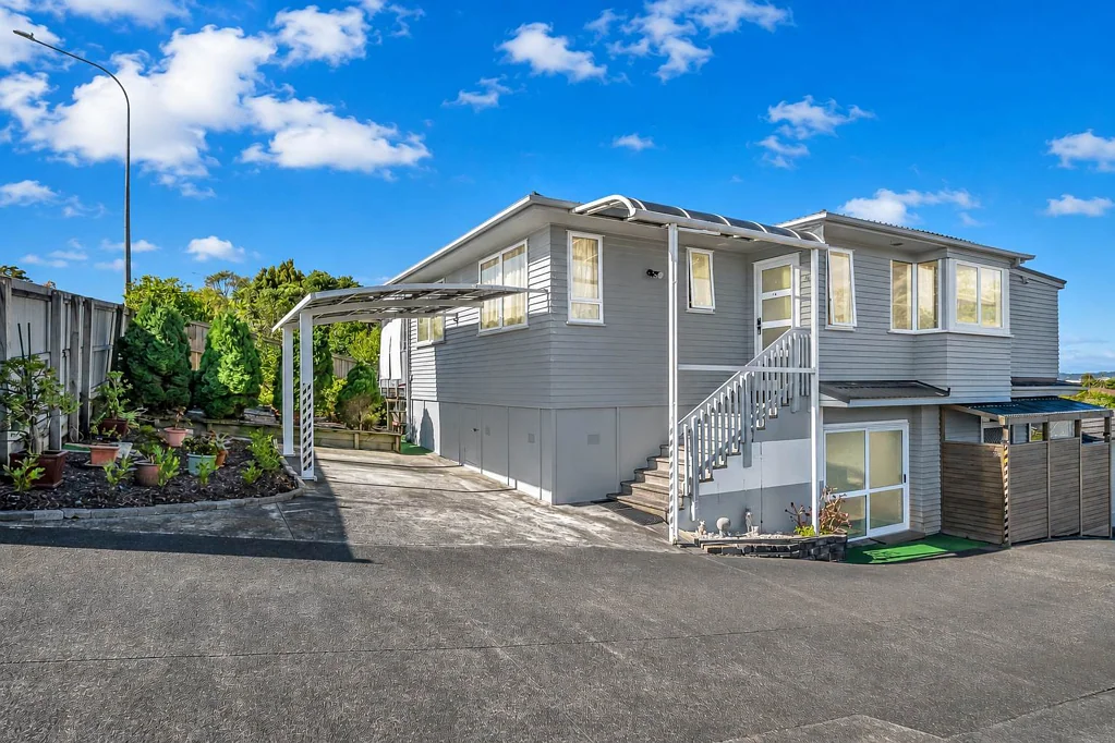 Howick 6房 黄金Howick地段，宜居・宜业・更可增加现金流 Live, Work & Add Cash Flow in a Prime Howick