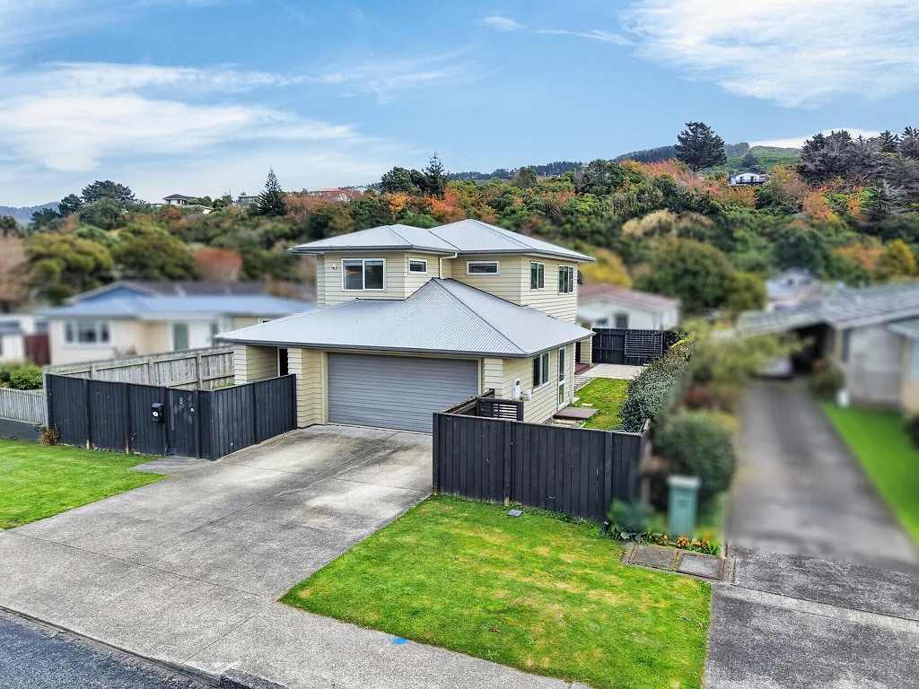 Tawa 4Moenga Modern Family Living in a Great Tawa Location