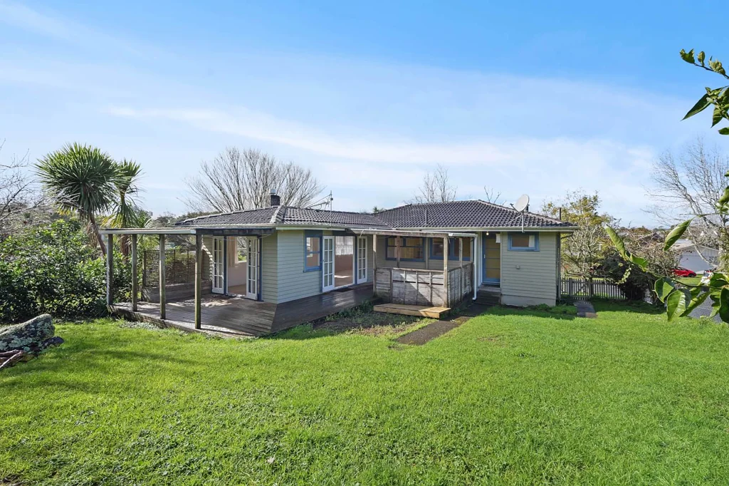 8 Normanton Street, Glenfield, North Shore City, Auckland
