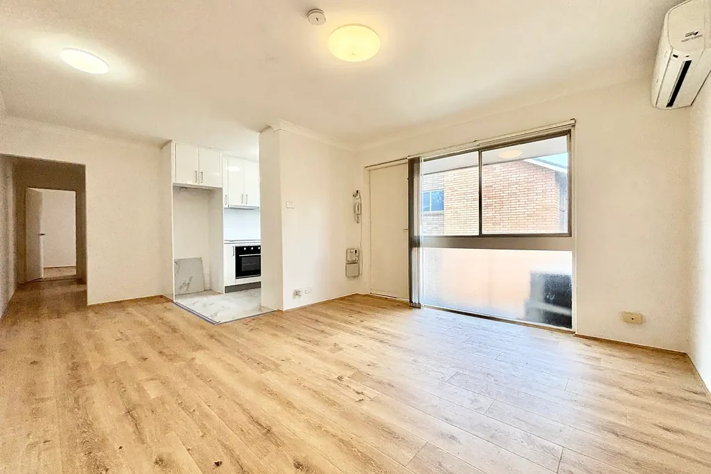 Renovated two-bedroom apartment in convenient location