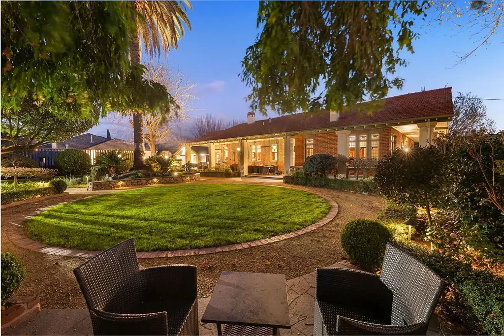 Albury 3कमरा Old World Elegance - Historic Californian Style Residence set in Botanical Gardens