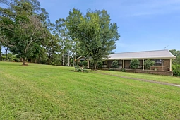 77 Single Ridge Road, The Slopes