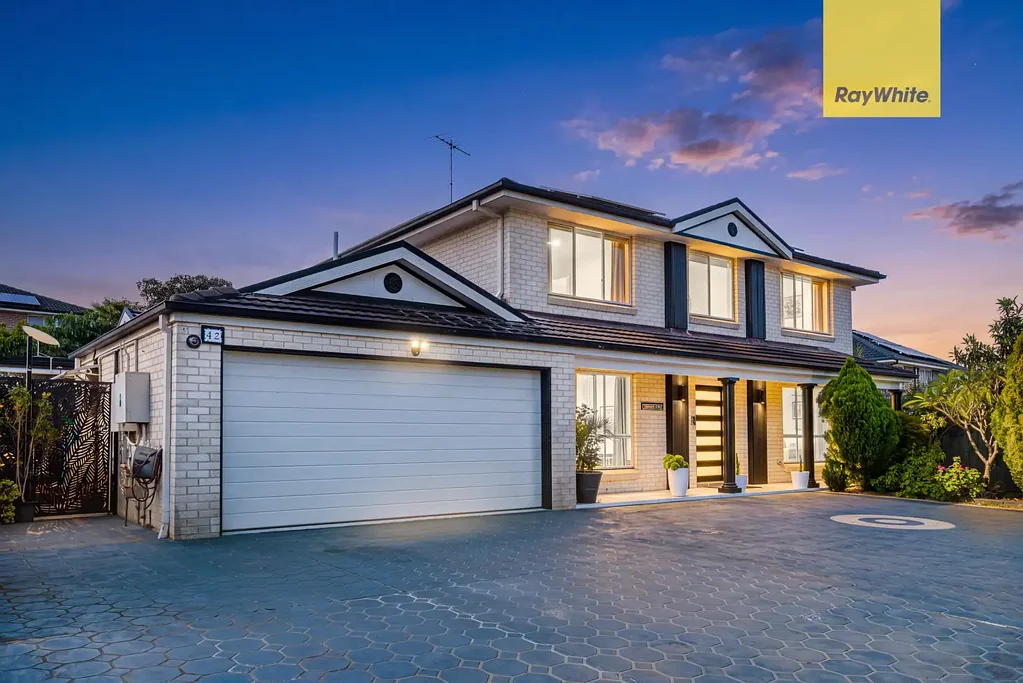 Kellyville 7 Slaapkamer Exceptional Family Living with Self-Contained Accommodation