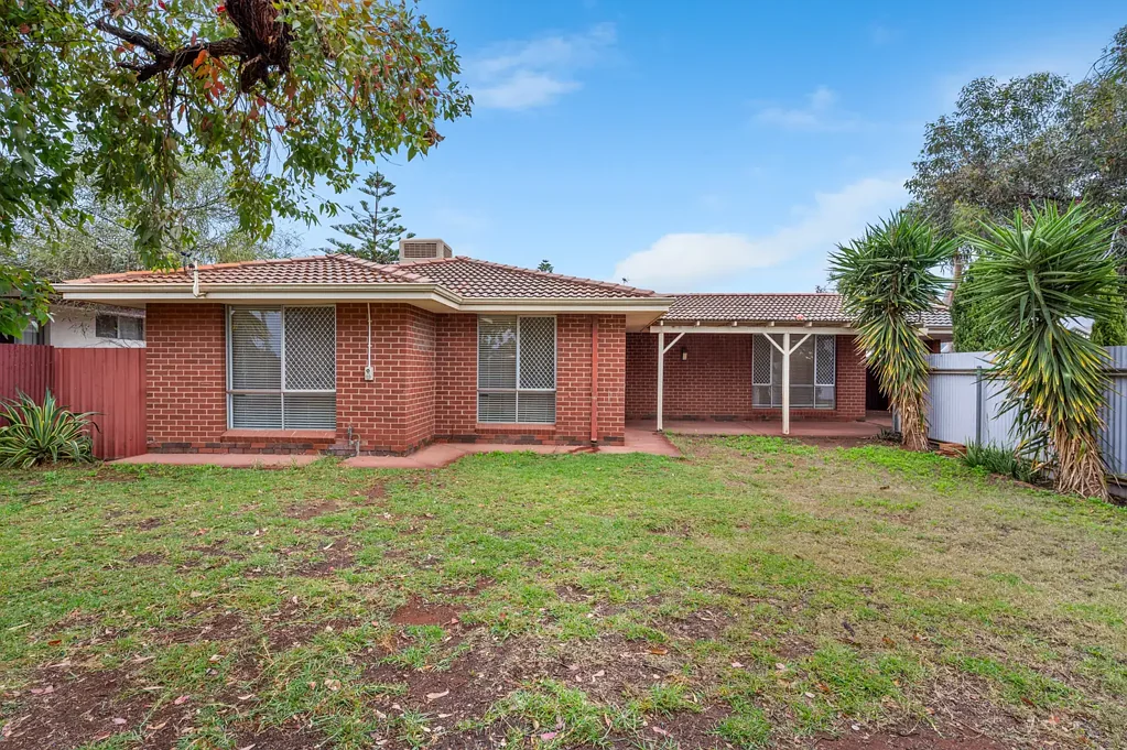 West Lamington 3Habitaciones Happy On Hare  - OFFERS FROM $539,000