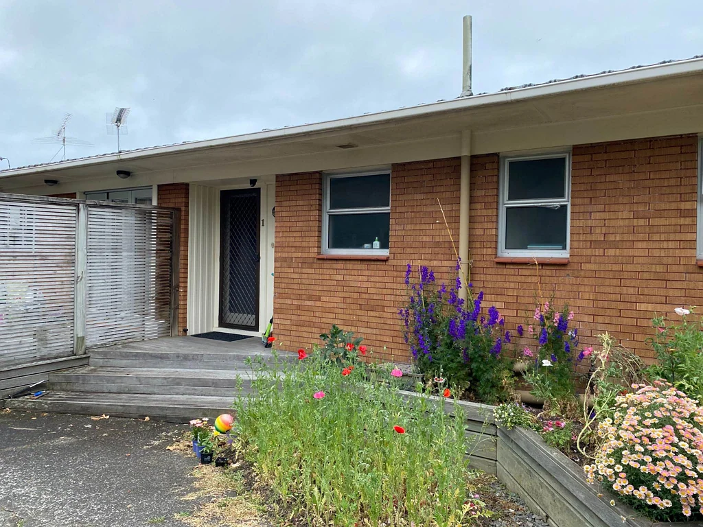 3 Bedroom Unit in Forrest Hill