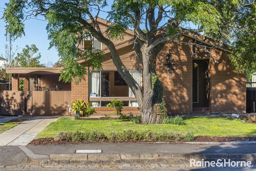 Kyneton 3ห้องนอน Charming Post-Modernist Home in Kyneton