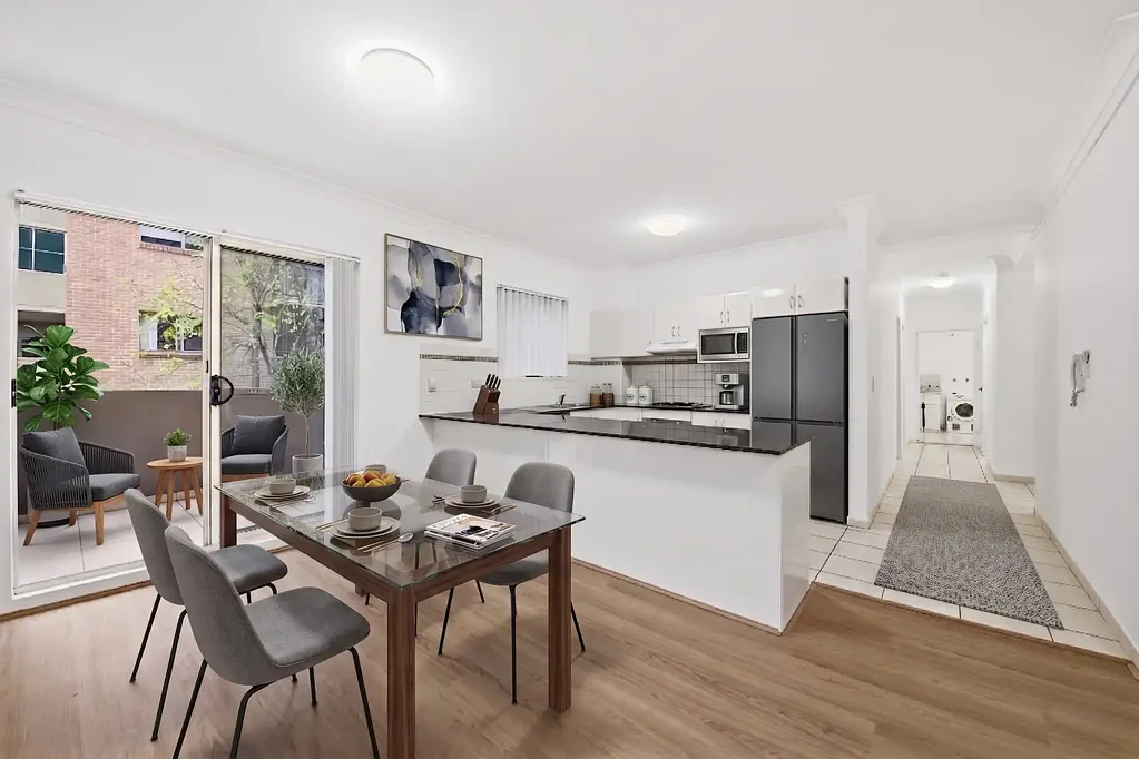 Warwick Farm 2chambre SAT 20/6 OPEN INSPECTION CANCELLED - UNDER OFFER!! Spacious, Renovated Apartment with Exceptional Size, Dual Balconies & Strong Investment Appeal