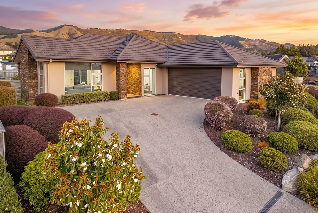 Aniseed Valley 3 Bedroom Elevated, Stylish & Ready to Enjoy
