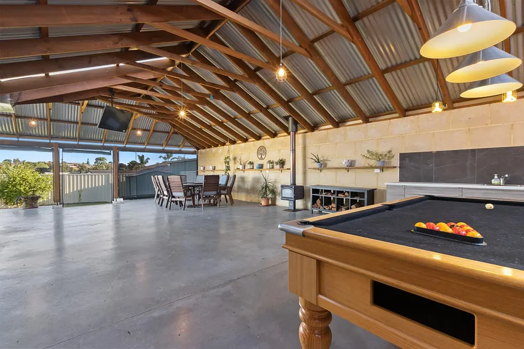 Charming family home in quiet cul-de-sac!  LEASED!