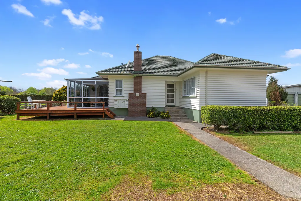 Taupaki 3غرفة نوم Land, 2 houses, sheds, subdivision options