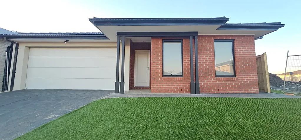 Modern Comfort & Prime Location in Rathdowne Estate Wollert