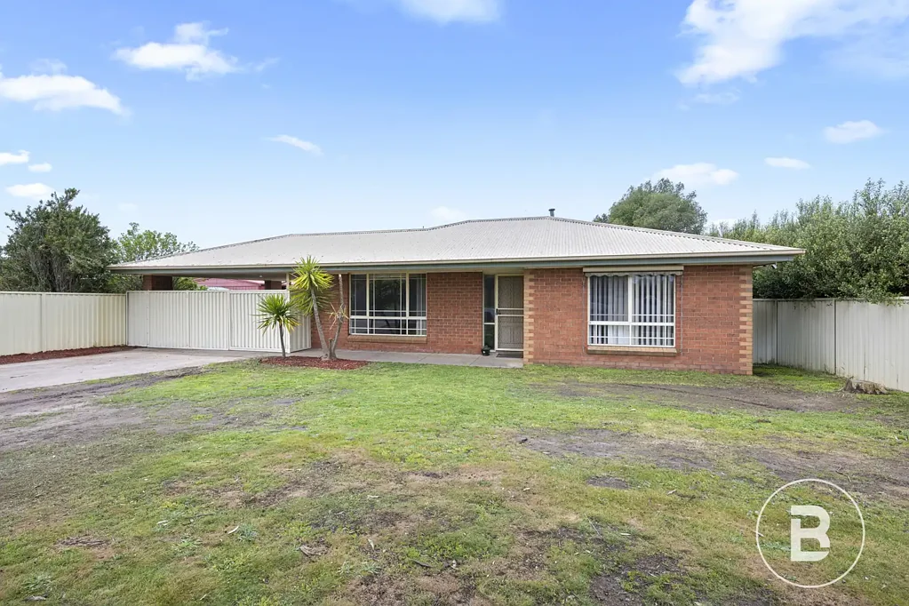 Delacombe 3ਬੈੱਡਰੂਮ THREE BEDROOM FAMILY HOME WITH EXCEPTIONAL SHEDDING & OUTDOOR ENTERTAINING.