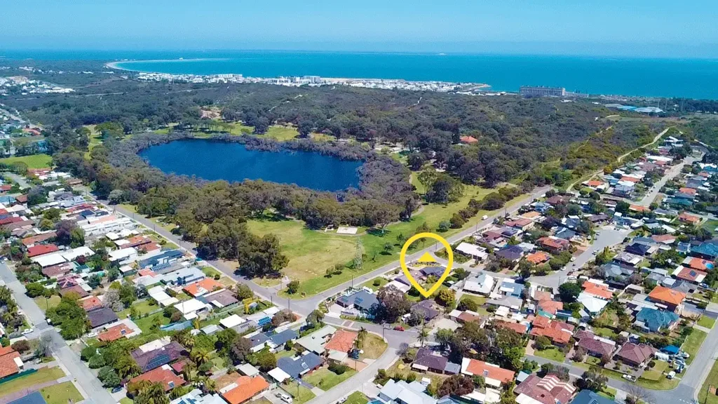 11 Glenister Road, Hamilton Hill, WA 6163