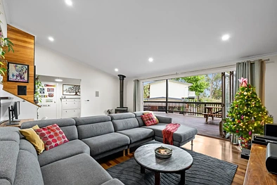6 ROSS ST, TECOMA VIC 3160, 4 Kuwarto, 2 Banyo, House