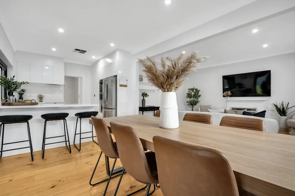 Pennington 3房  Charming Character Reimagined with Modern Luxury