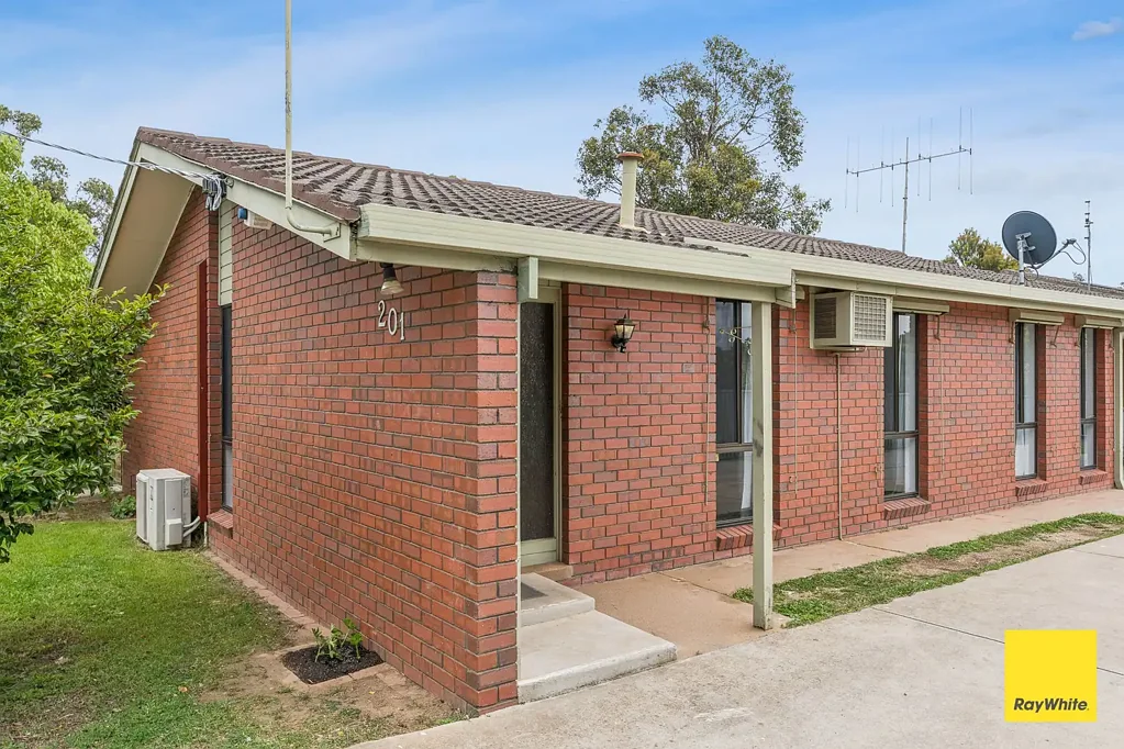 1/201 St Aidans Road, Kennington, VIC 3550