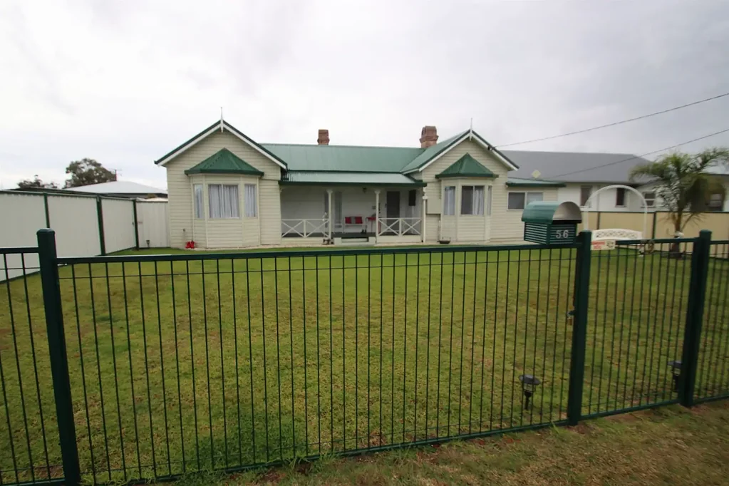 Wallangarra 3침실 Village living..with water!!
