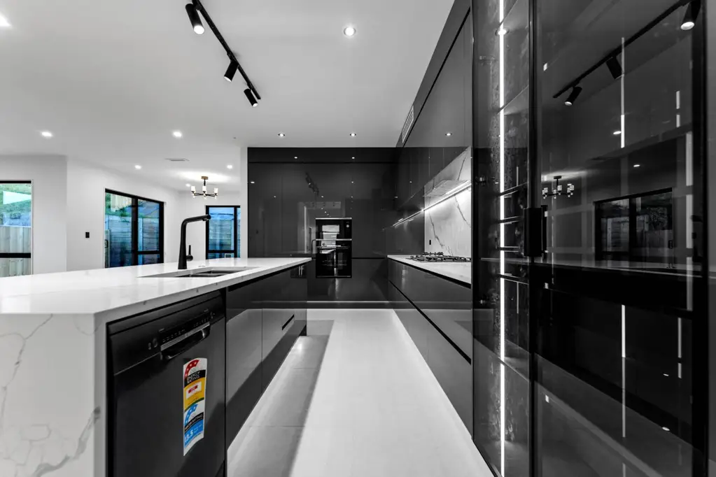 Flat Bush 8ห้องนอน Multi-Generational Living-418sqm(mol) floor area!