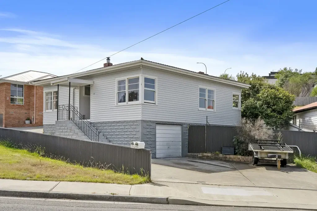 1/146 Abbotsfield Road, Claremont, TAS 7011