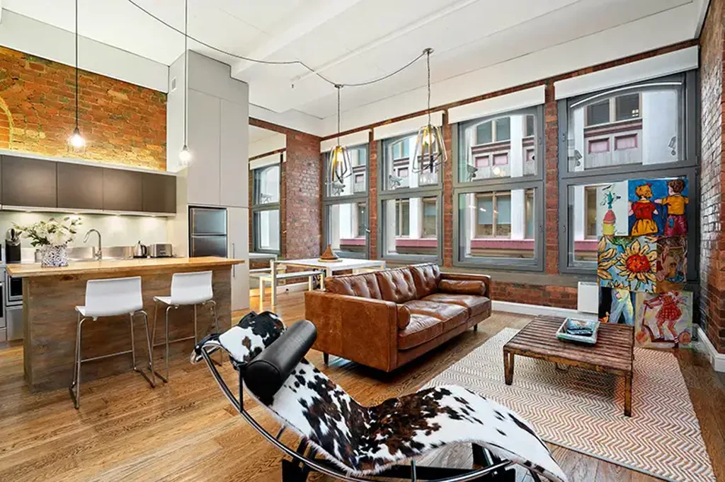 Sophisticated, Fully Furnished Warehouse Conversion