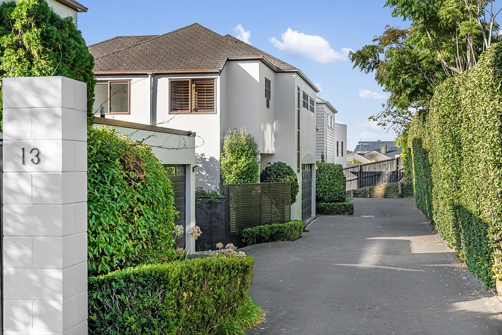 2/13 Waiatarua Road, Remuera, Auckland City, Auckland