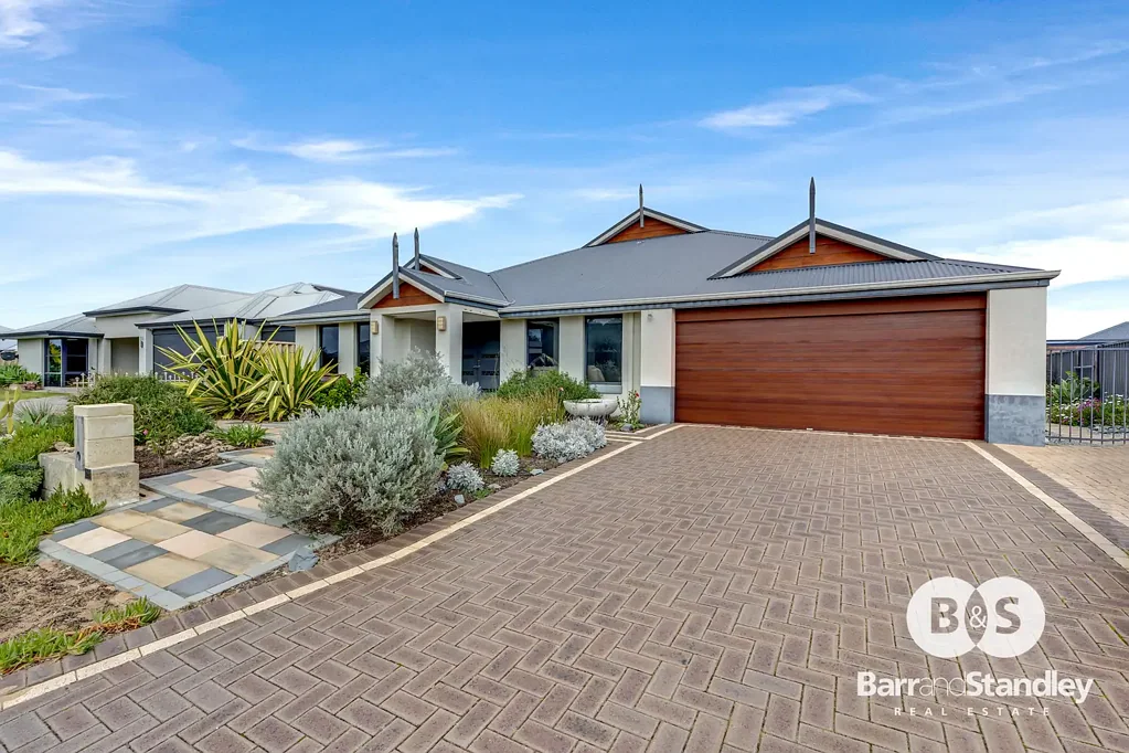 Dalyellup 4房  Large 4-Bedroom Home with Theatre, Games Room & BIG Spacious Patio