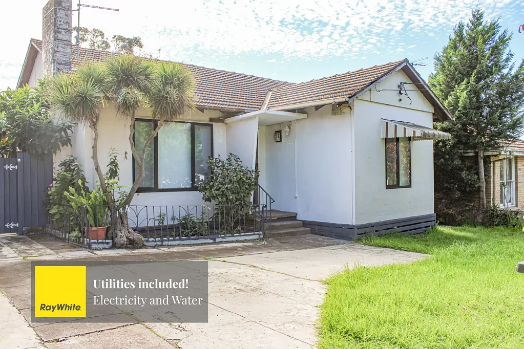 Renovated Family Home in a Convenient Preston Location - Electricity and water utilities included!