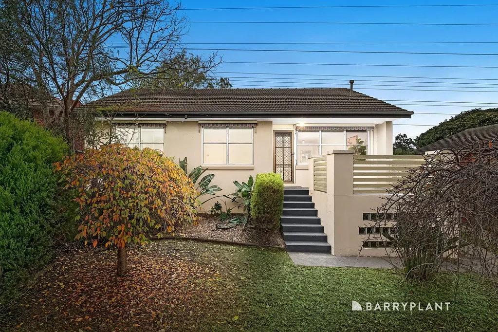 Watsonia 3Kwarto Parkside Family Living on 590sqm Approx