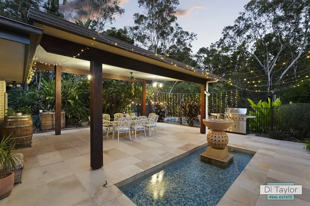 Jimboomba 5 Slaapkamer Private Rainforest Retreat on 10 Acres with Resort-Style Living