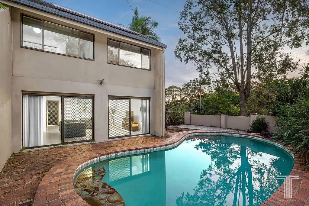 Upper Mount Gravatt 4Moenga Massive Hilltop Entertainer